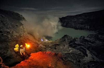 Ijen Crater - Volcano in Indonesia (Best Time to Visit)